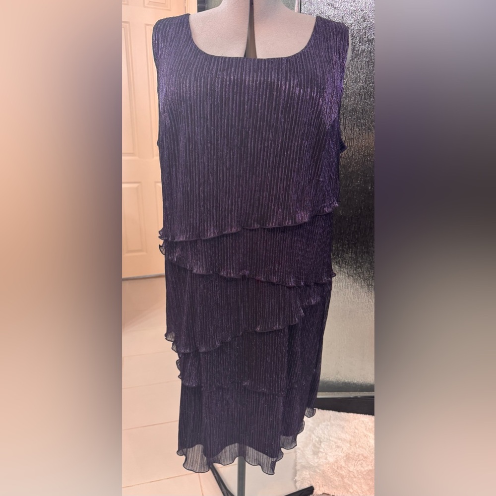 Stunning easy to wear dress for a night out.